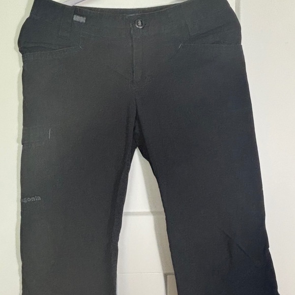 Patagonia Pants - Patagonia Venga Rock Capri in‎ Black Size 4
